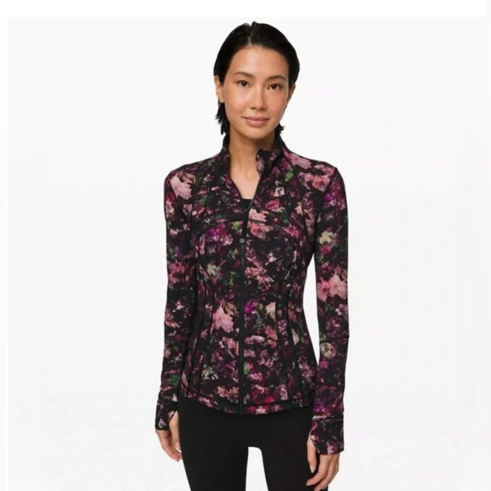 NEW Lululemon Define Luxtreme, Size 2